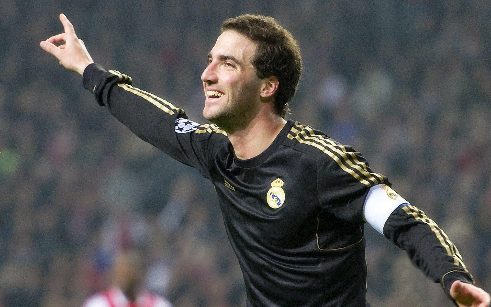 CBA季后赛激战正酣 广东队逆转辽宁队夺赛点