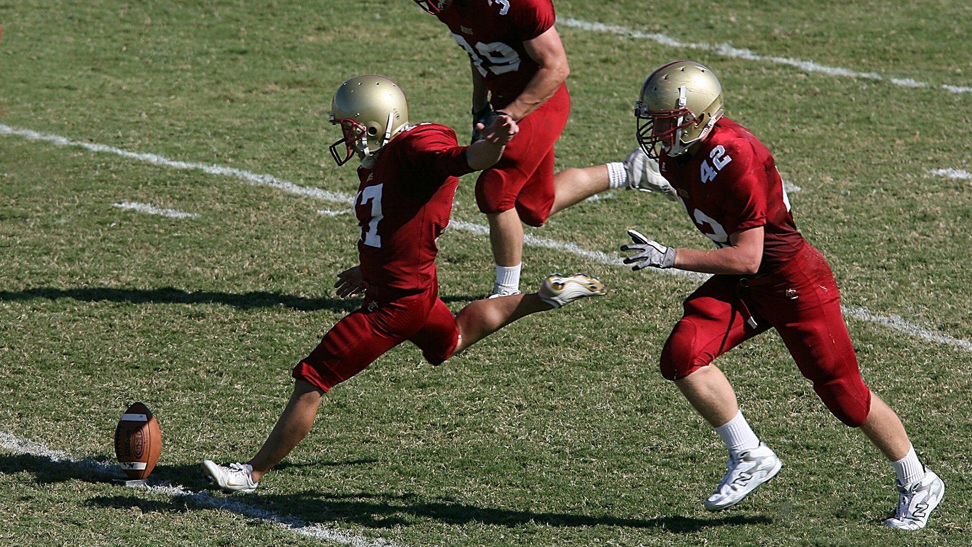 中国游泳队亚运会再创佳绩 包揽多项金牌破纪录