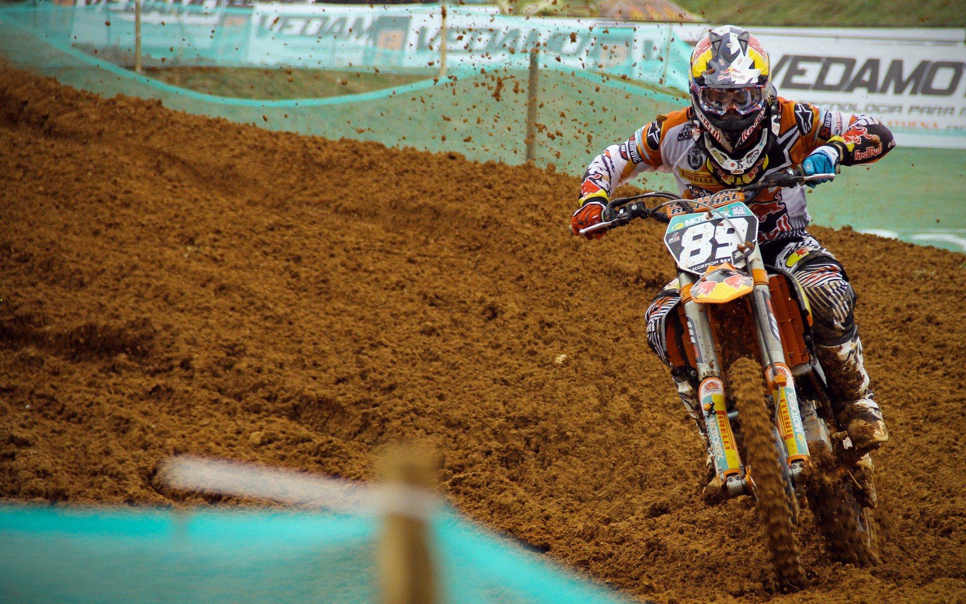 阿尔卡拉斯强势晋级温网四强 新生代天王再显王者风范